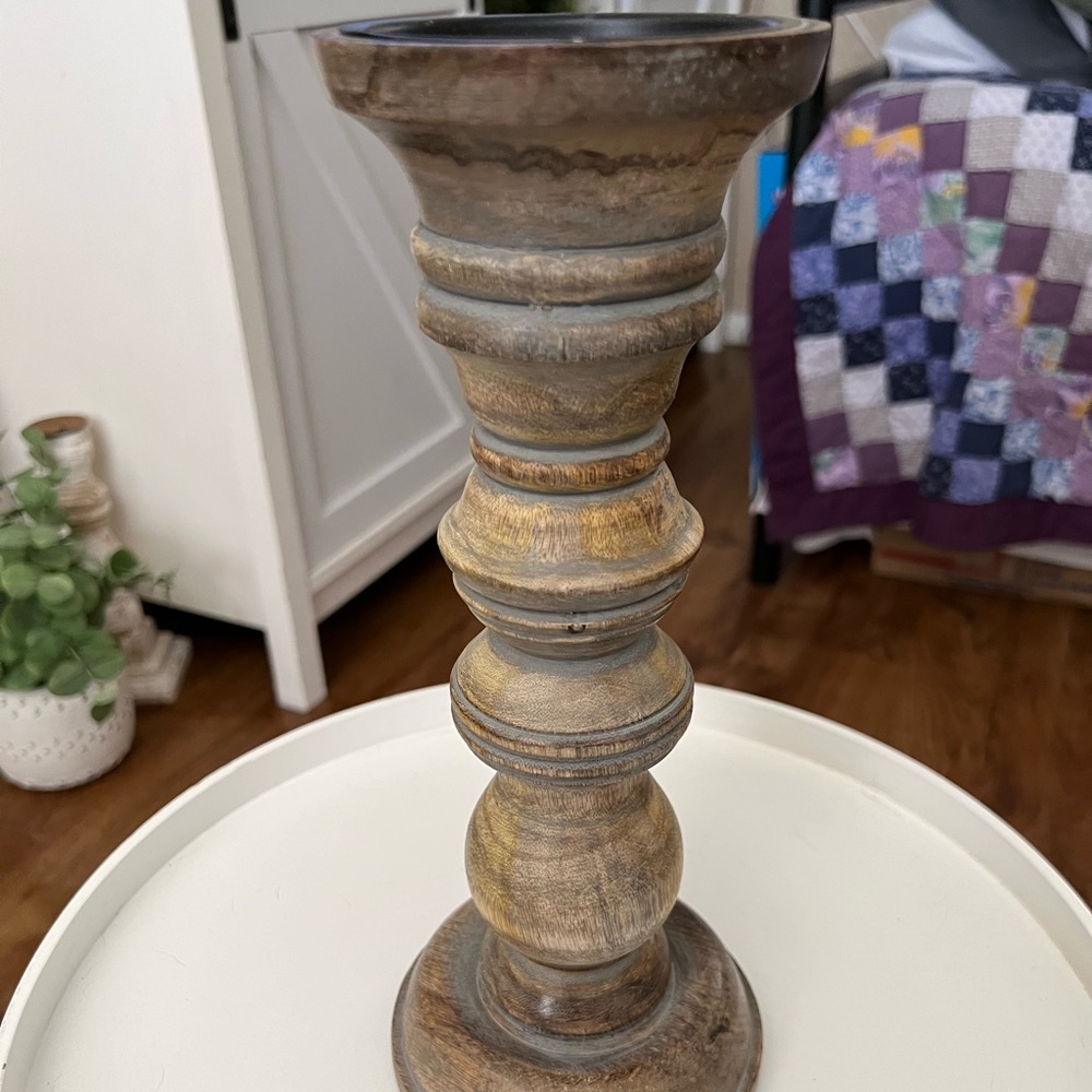 Candle holder